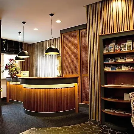 فندق Karpfen 3*