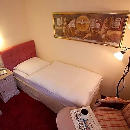 فندق Karpfen إبرباخ